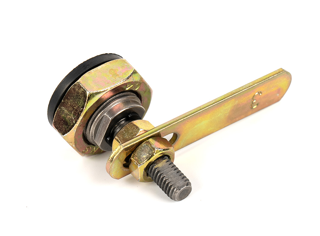 Trojuholníková zostava zámku pre podlahové dvere